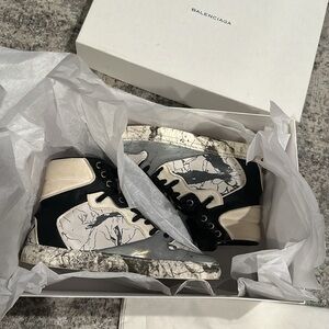 BALENCIAGA High Top Grey Marble Sneakers w/Box + Dust Bag